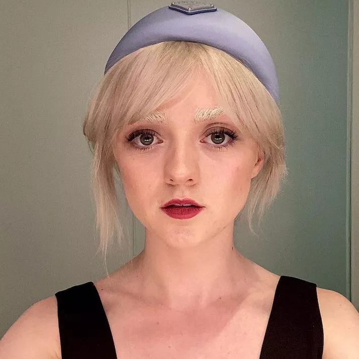 Holiday Makeup Looks Bleached Brows Maisie Williams