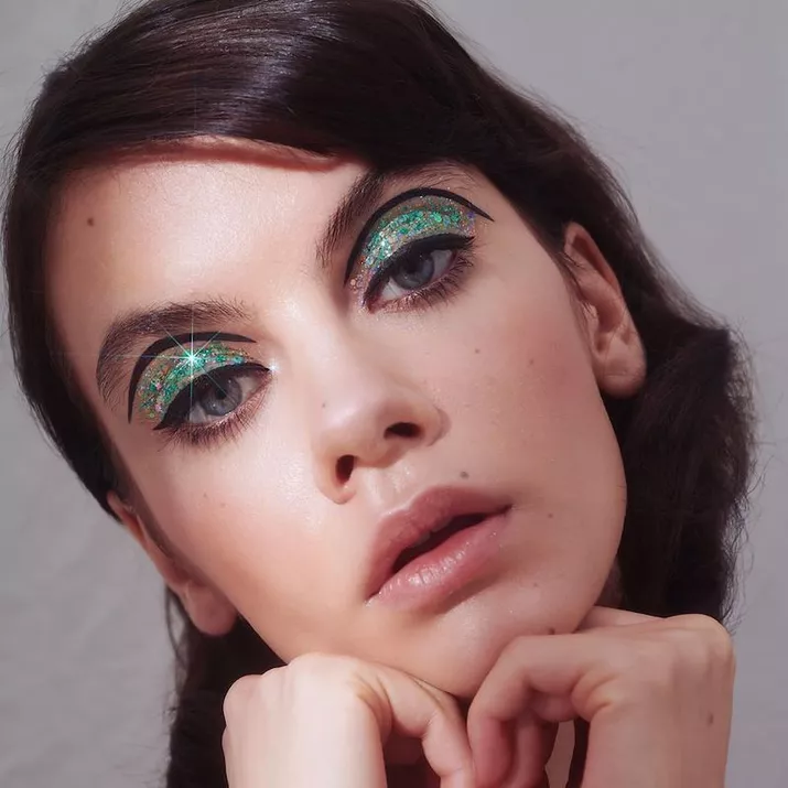 Holiday Makeup Looks '60s