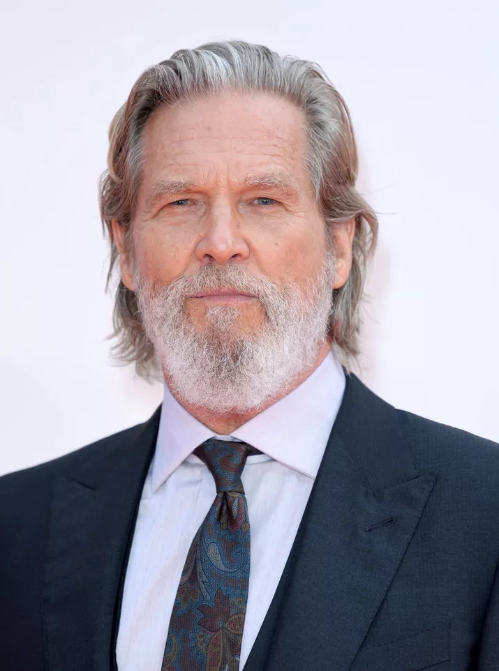 Jeff Bridges gray flow haircut with beard