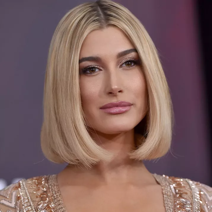 Blunt Bobs Flipped Ends Hailey Bieber
