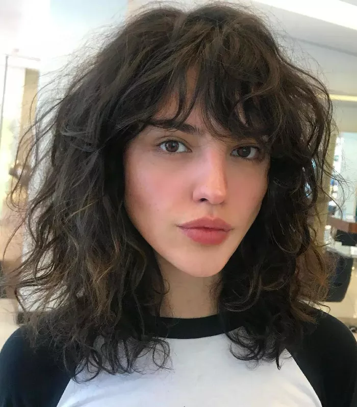 Eiza Gonzalez curly tousled shag