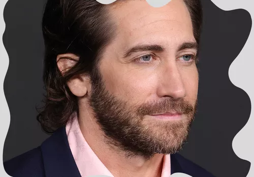 A close up of the actor Jake Gyllenhal with a beard.
