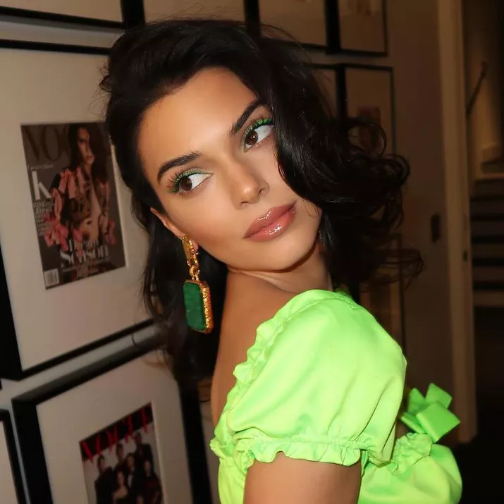 Date Makeup Green Eyeliner Kendall Jenner
