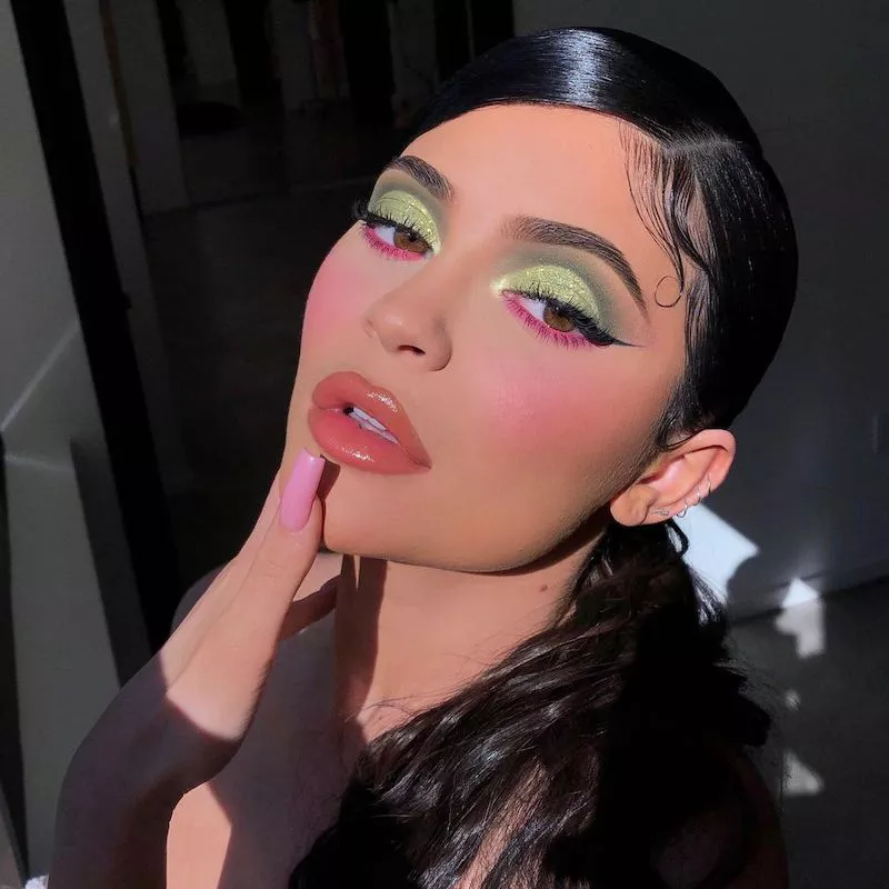 Bold Makeup Looks Color Contrast Kylie Jenner