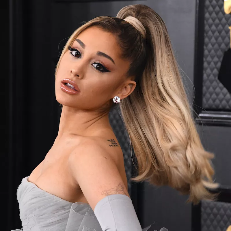 Ariana Grande wears glossy lips and winged liner to the 2020 Grammys