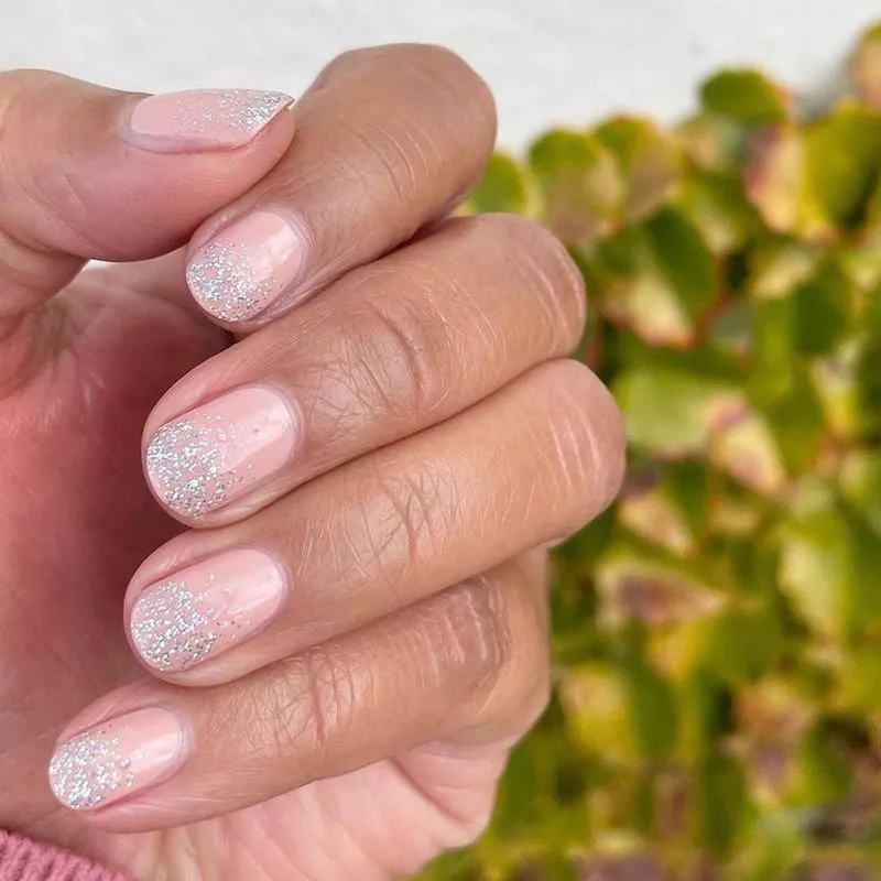 Silver-to-pink glitter ombre nails