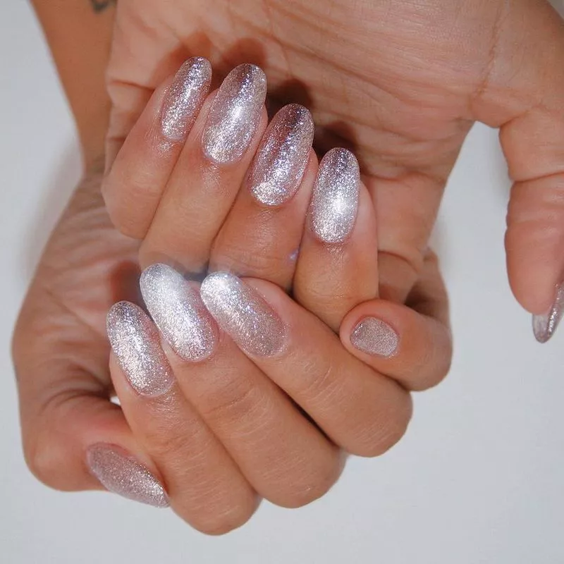 Silver velvet nails