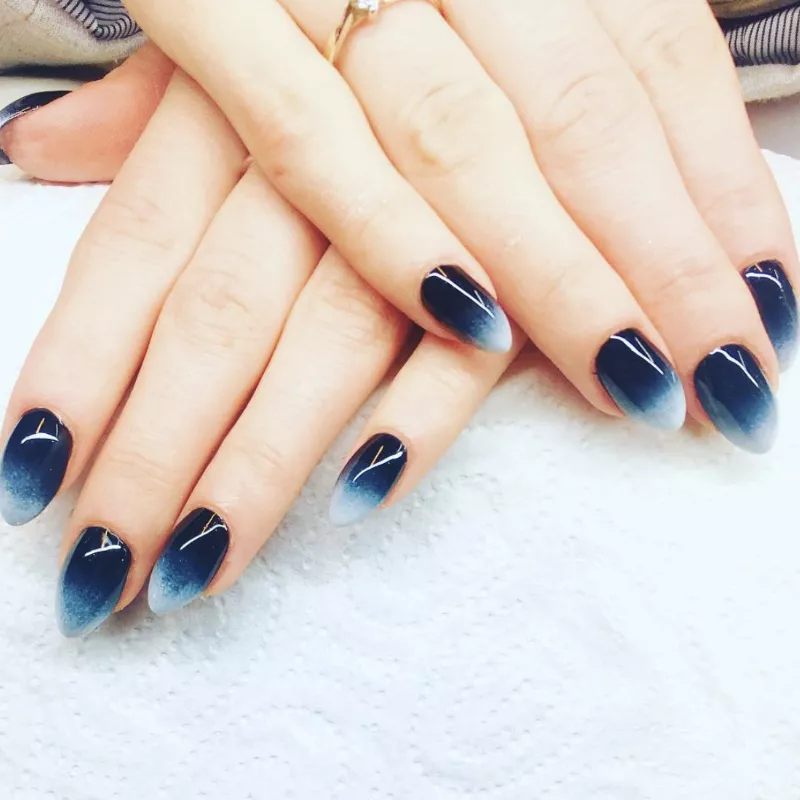 light blue to dark blue ombre nails