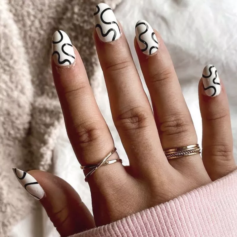 Black and white squiggle design press-on nails