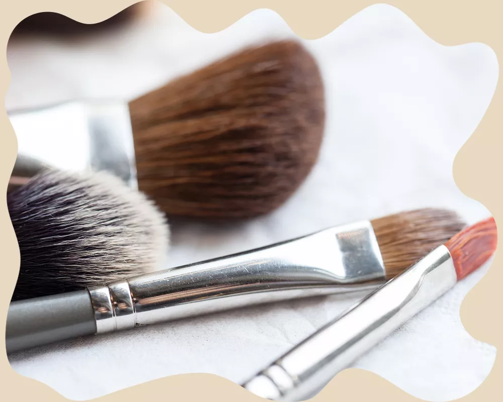 makeup brushes with beige border
