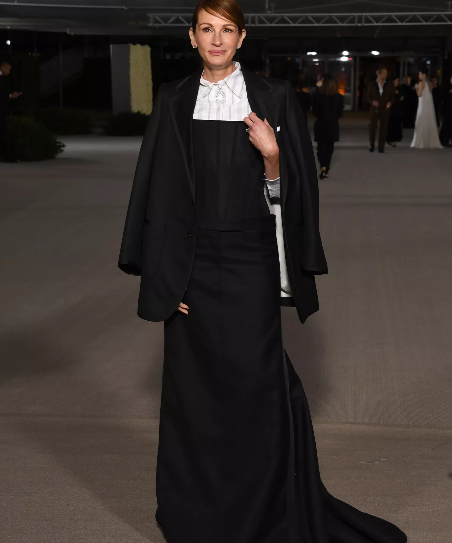 Julia Roberts in a black corset gown