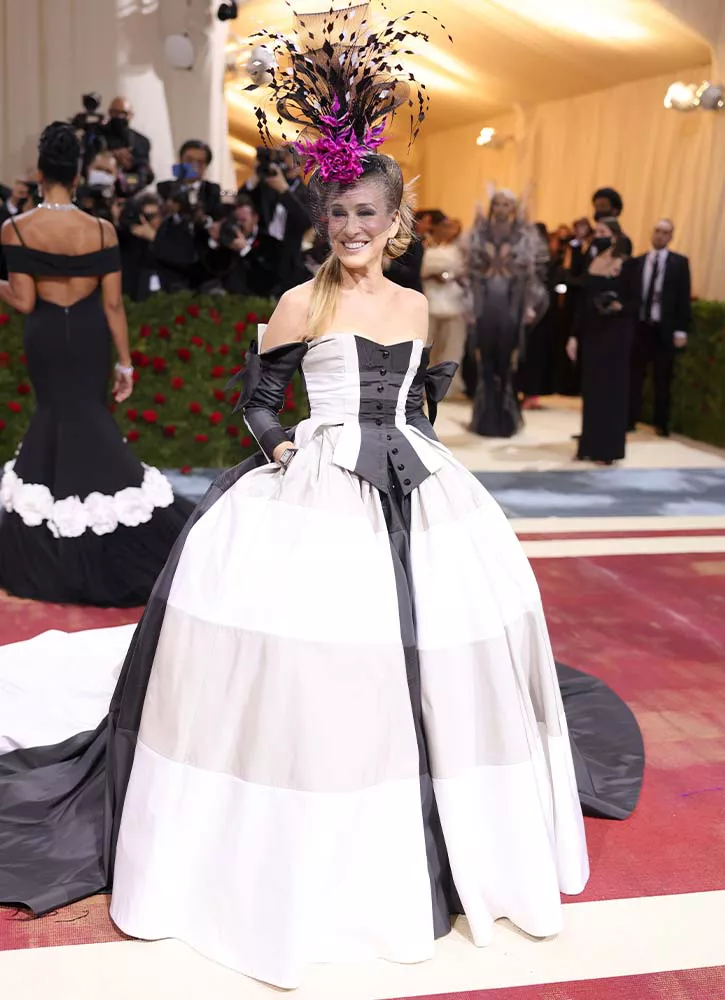 Sarah Jessica Parker wearing a Christopher John Rogers gown at the 2022 Met Gala.