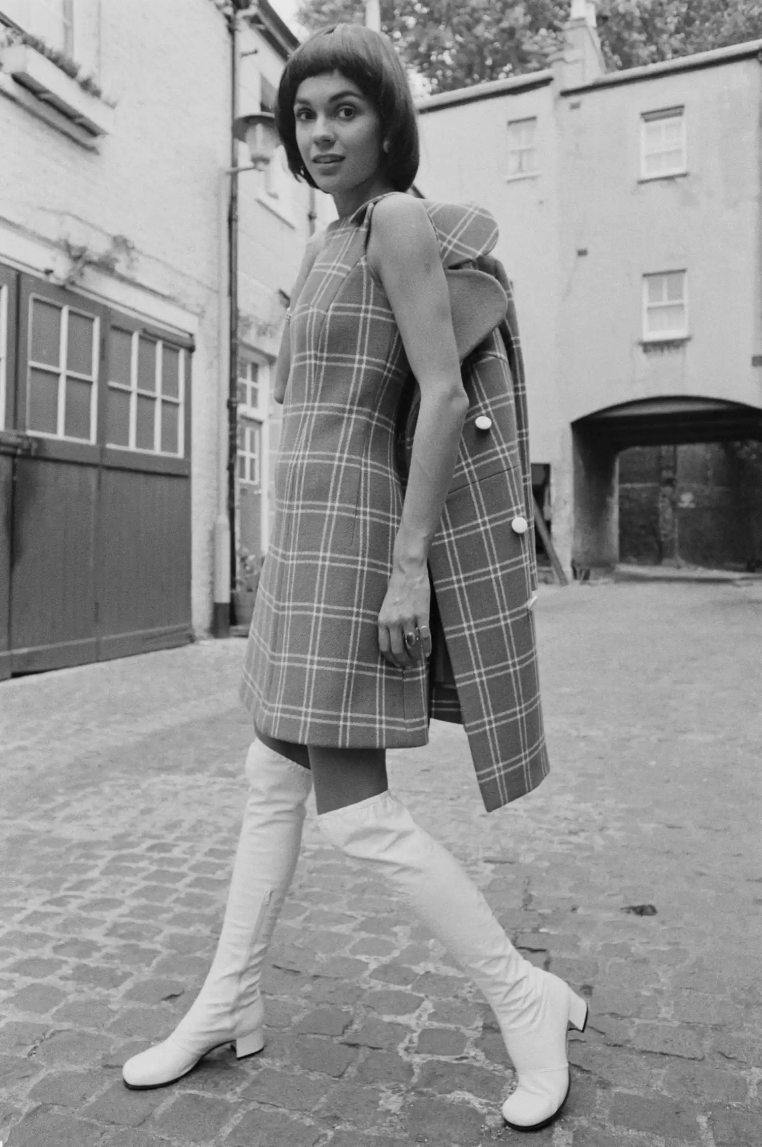 '60s Fashion White Go-Go Boots