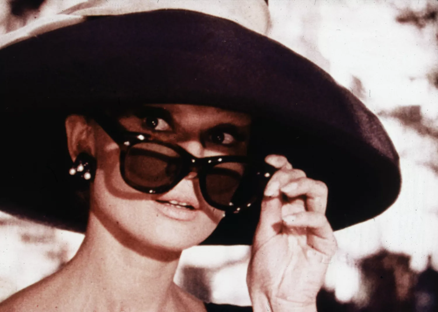 '60s Fashion Oversized Sunglasses on Audrey Hepburn