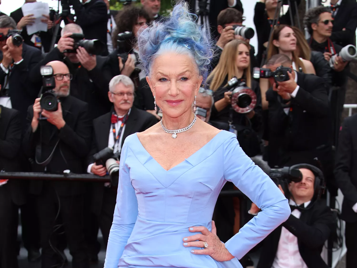 Helen Mirren with blue hair at the 2023 Cannes film festival