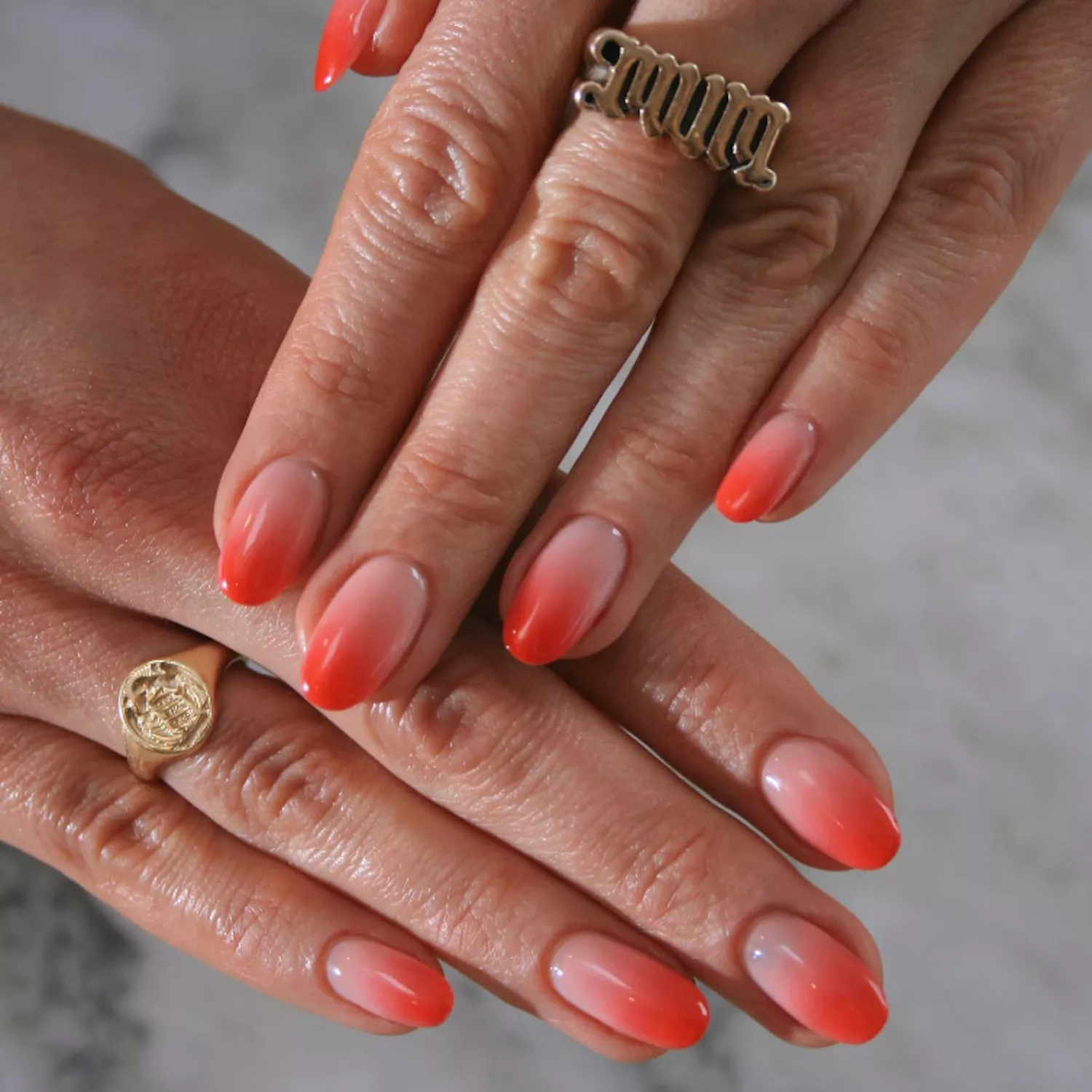 manicure that fades from light pink to peach