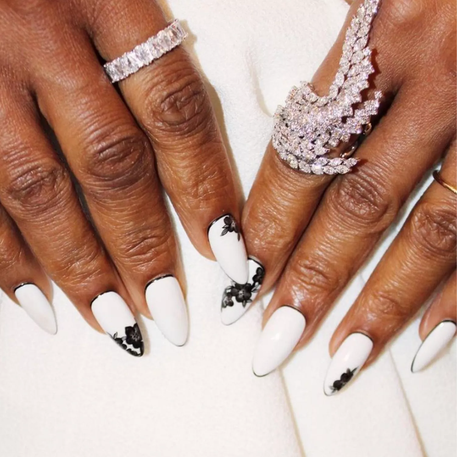 Kerry Washington almond-shaped nails 