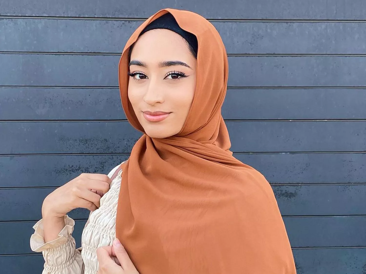  Narjis Hussain, a beauty, lifestyle, and modest fashion micro-influencer from Chicago 
